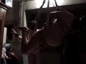 Suspendu par un Maître japonais gay china porn