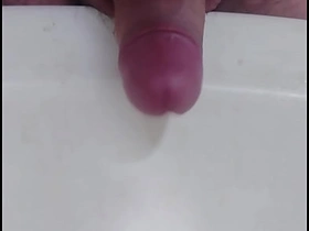 マッサージガンでオナニー tanned asian gay porn